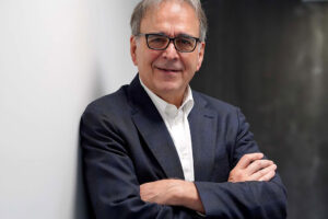 Democrazia nell’era dell’accelerazione. Nuovi spazi del “noi”